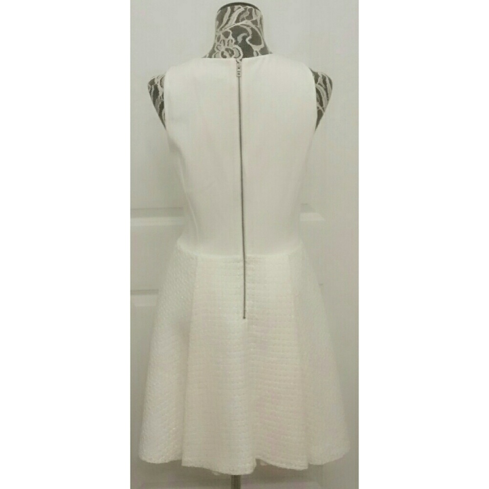 Alice + Olivia  Emerson Box Pleat Dress - Picture 4 of 5